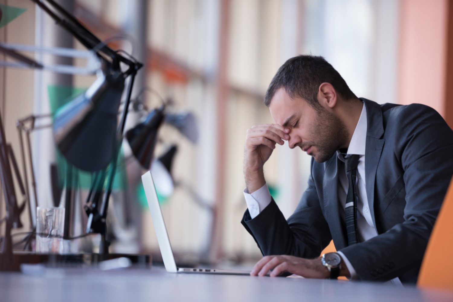 Employee Financial Stress Employee stressed about finances at work